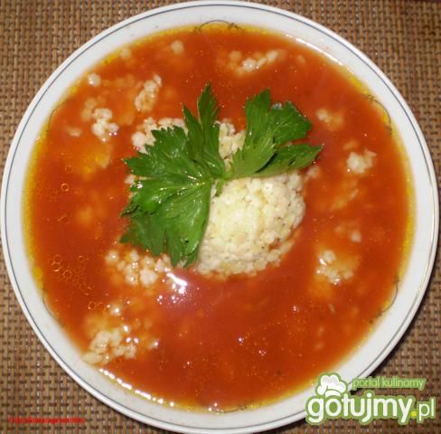 Zupa pomidorowa z selerem naciowym: