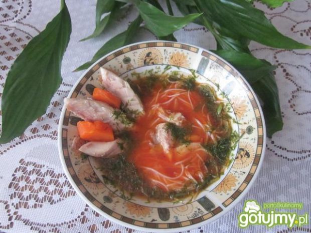 Zupa pomidorowa  z  wędzoną makrelą
