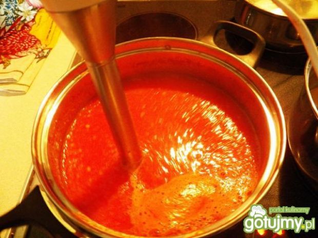 Zupa pomidorowa ze świeżych pomidorów,