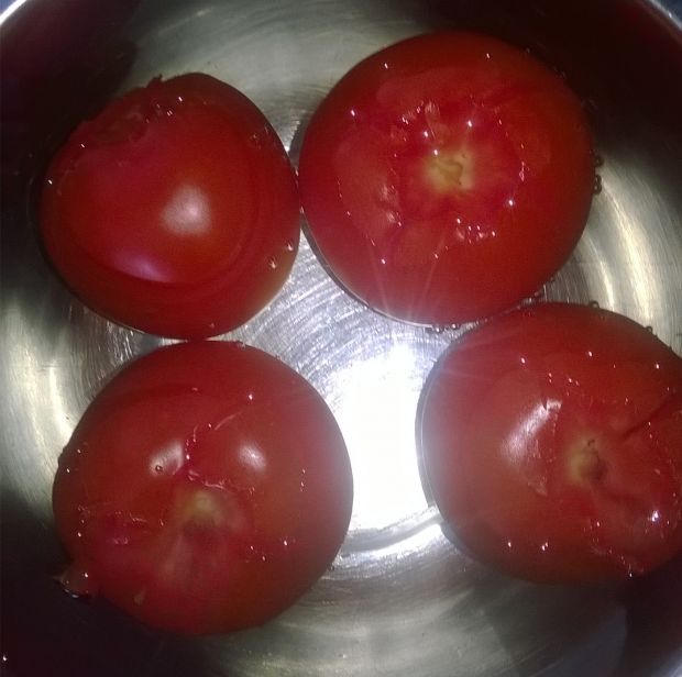 Zupa pomidorowa ze świeżych pomidorów z  makaronem