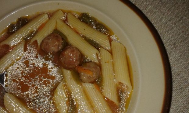 Zupa pomidorowo-paprykowa z pulpetami wieprzowymi