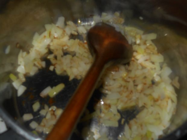 Zupa selerowo-kapuściana z pieczarkami