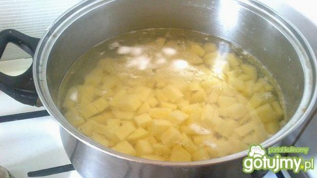 Zupa szczawiowa z ziemniakami.