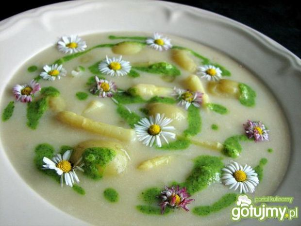 Zupa szparagowa z kwiatkiem