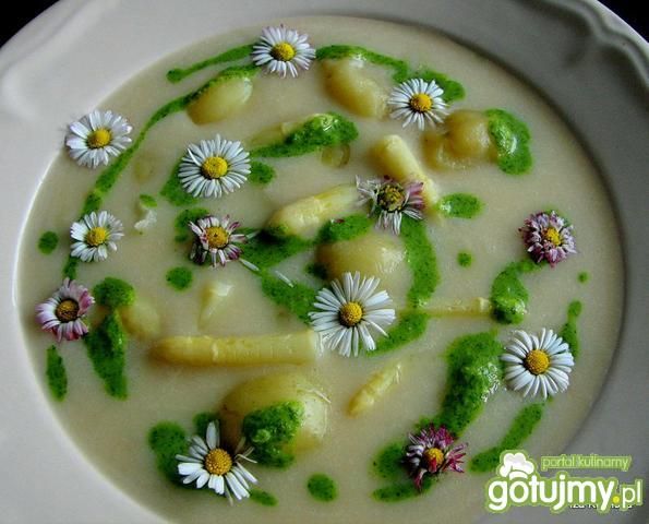 Zupa szparagowa z kwiatkiem