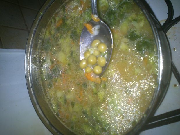 Zupa warzywna z brokuła