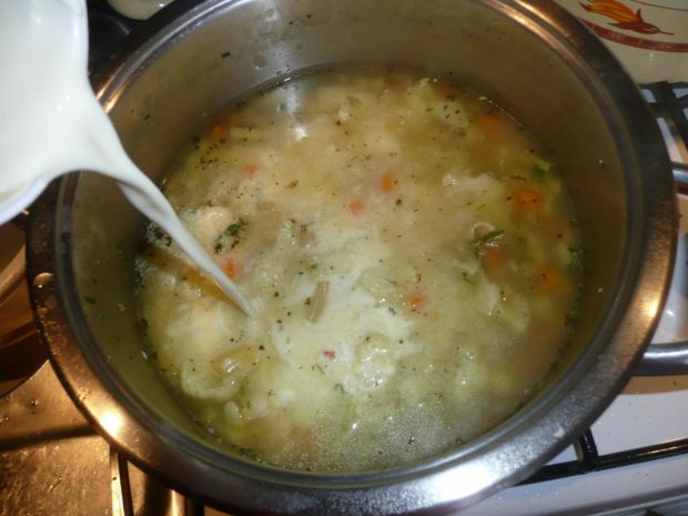 Zupa warzywna z kalafiorem