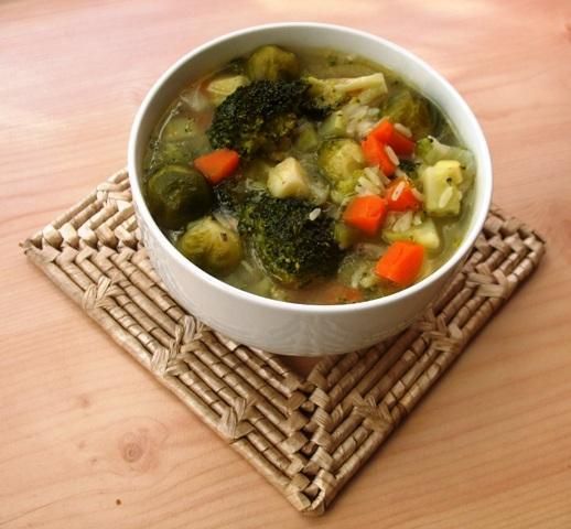 Zupa z brokułem, ryżem i brukselka 