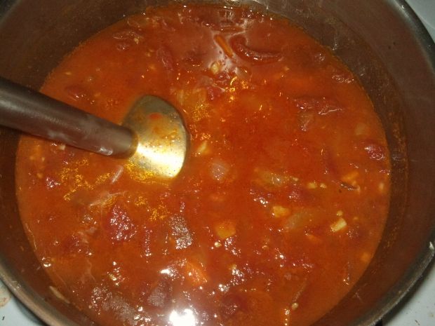 Zupa z czarnych pomidorów
