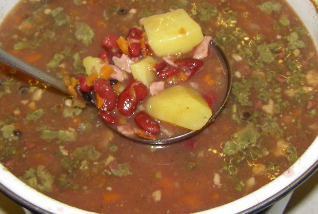 Zupa z czerwonej fasoli z szybkowara