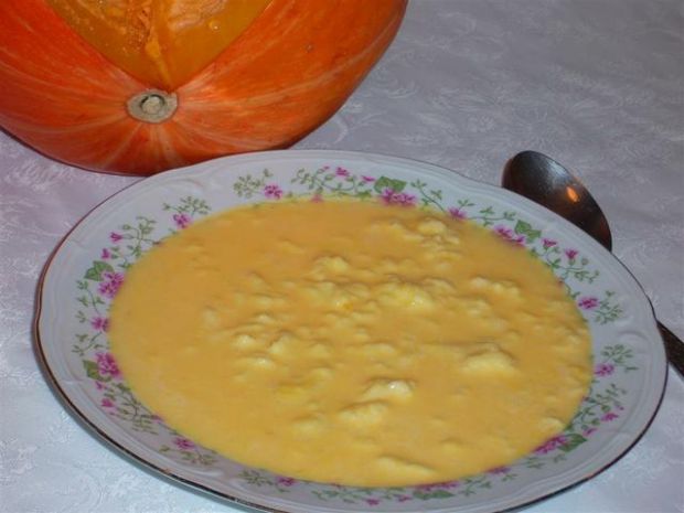Zupa z dynią i lanymi kluskami