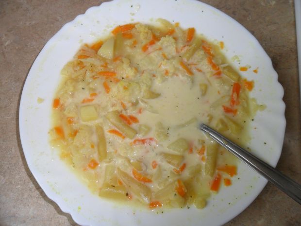 Zupa z kalafiorem i fasolką szparagową