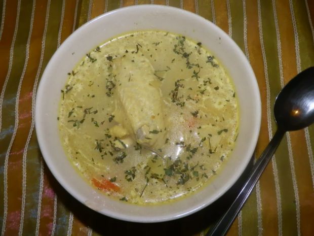 Zupa z kapusty na domowej vegecie i skrzydełkach