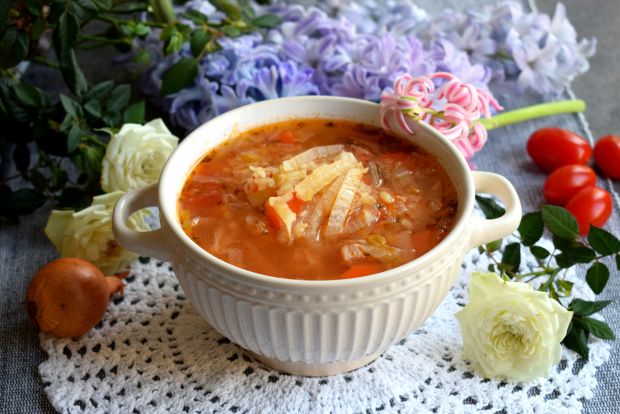 Zupa z kapusty pekińskiej z kaszą bulgur