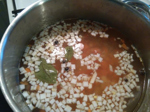 Zupa z kaszą jaglaną i boćwiną