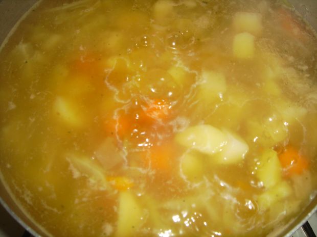 Zupa z młodych warzyw
