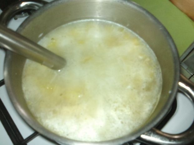 Zupa z selera naciowego z ryżem 