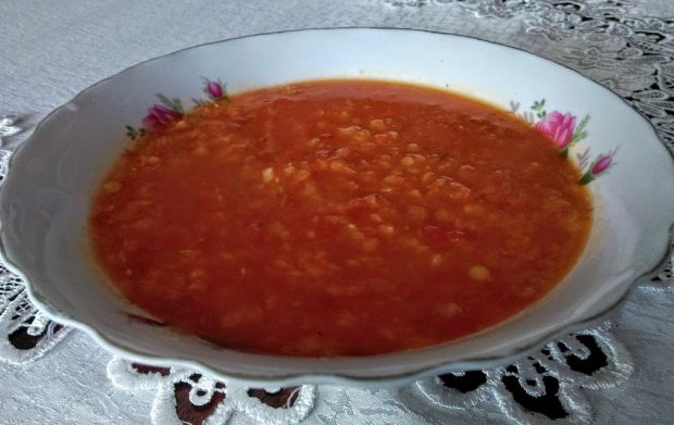 Zupa z soczewicy z pomidorami