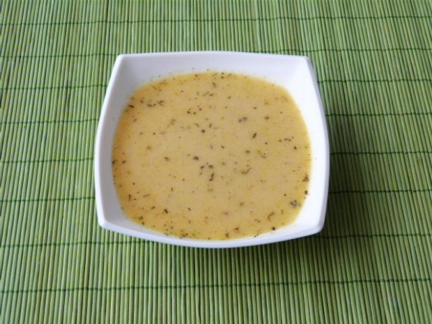 Zupa z żółtego sera