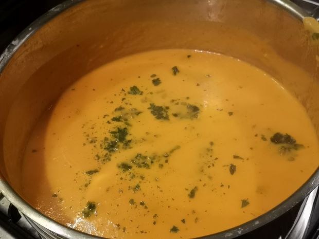 Zupa ze świeżych pomidorów