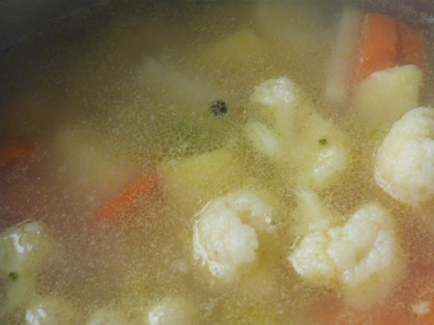 Zupa ziemniaczana z kalafiorem 