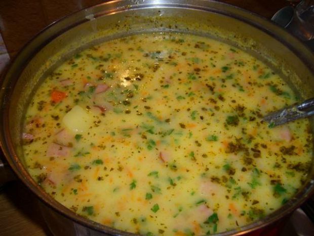 Zupa ziemniaczana ze śmietaną i kiełbasą