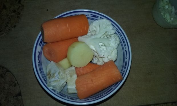 Zupka na cielęcinie z warzywami i kaszą jaglaną