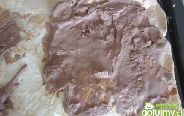 Bezowa roladka lodowa i czekoladowa