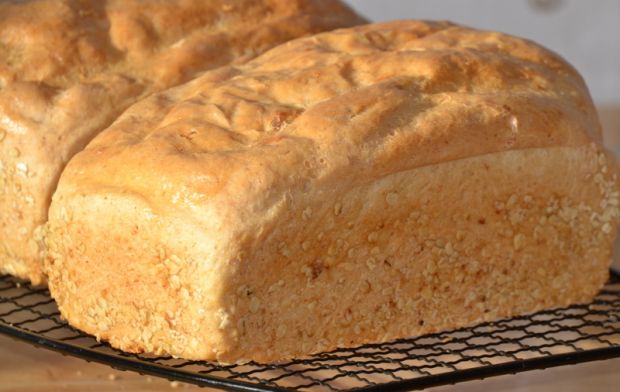 Chleb tostowy z dodatkiem siemienia lnianego 
