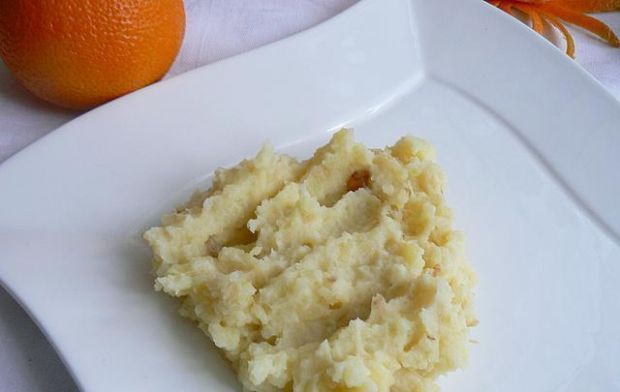 Cytrynowy mintaj z puree i sałatką