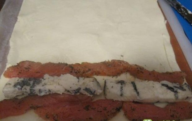 Francuskie krążki z łososiem i serem 