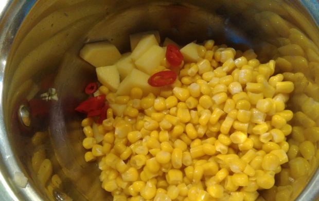 Gęsty krem z kukurydzy z boczkiem i chilli