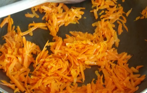 Grzybowe risotto z marchewką i jarmużem