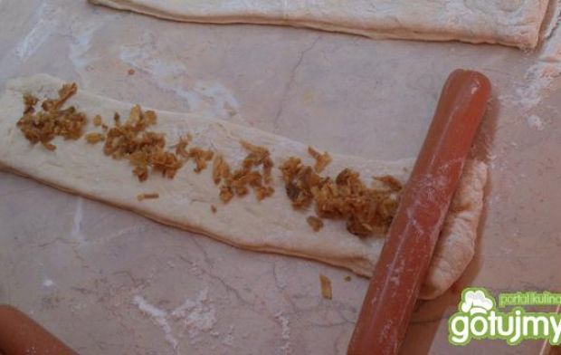 Hot-dog z prażoną cebulką