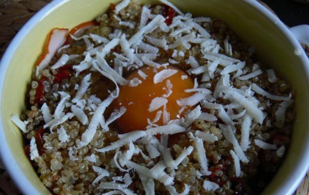 Jajko zapiekane w quinoa