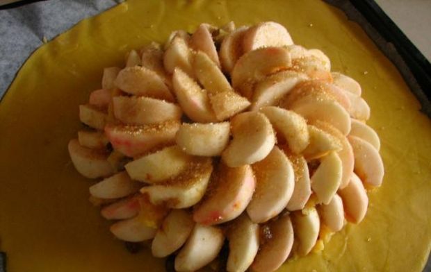 Jesienne ciasto z jabłkami i pigwą 