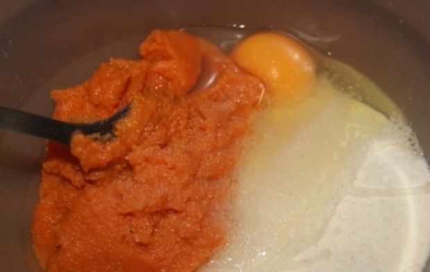 Kluski z gotowanej marchewki i manny do rosołu