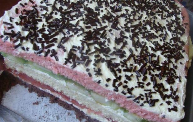 Kolorowe ciasto z warstwami