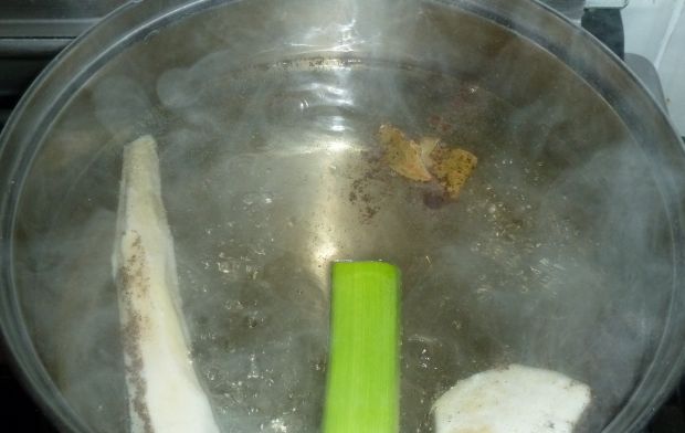Krem z jarmużem, ziemniakami, brokułem i kuskusem