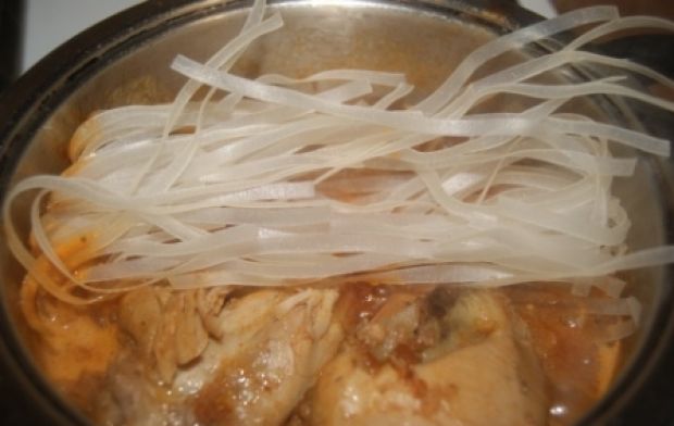 Kurczak w kokosowym teriyaki z bambusem 
