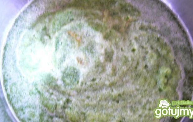 Ogórkowy chłodnik z ricottą i pistacjami