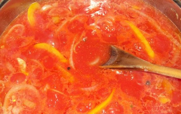 Panga w zalewie pomidorowej.