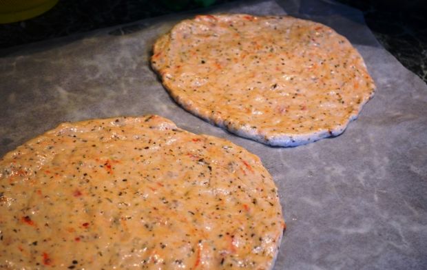 Pizza z dynią i salami 