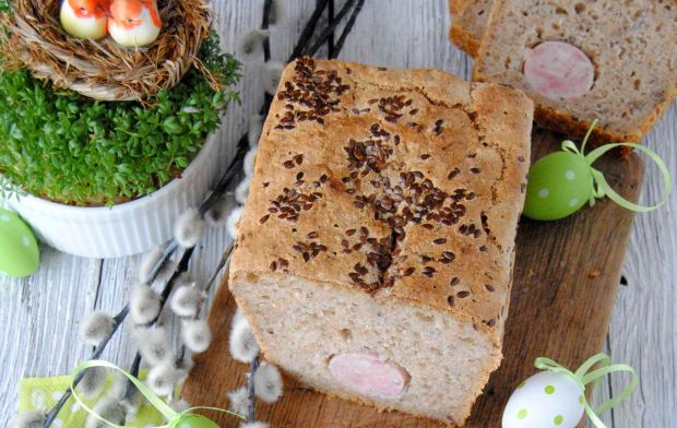 Pszenno- żytni chleb na zakwasie z białą kiełbasą