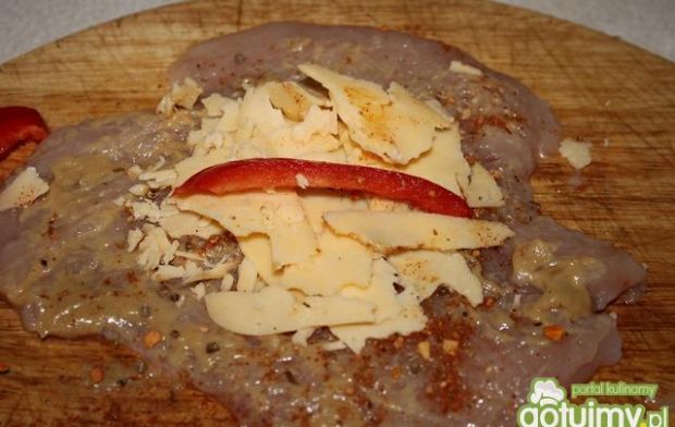 roladki z serem i papryka w sosie 