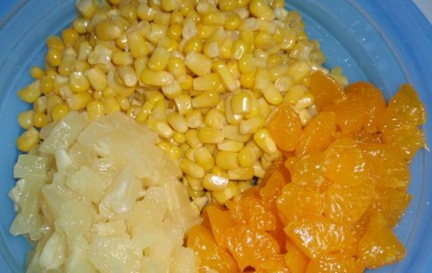 Sałatka z mandarynką i ananasem