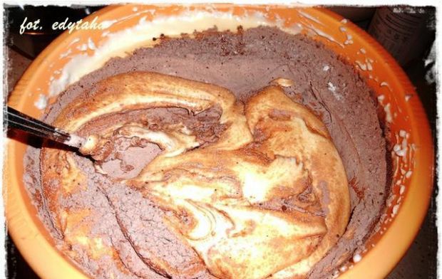 Tort kakaowy z cytrynową pianką