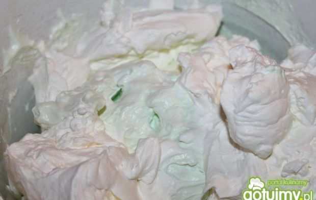 Tort lodowy cytrynowo-miętowy zczekoladą