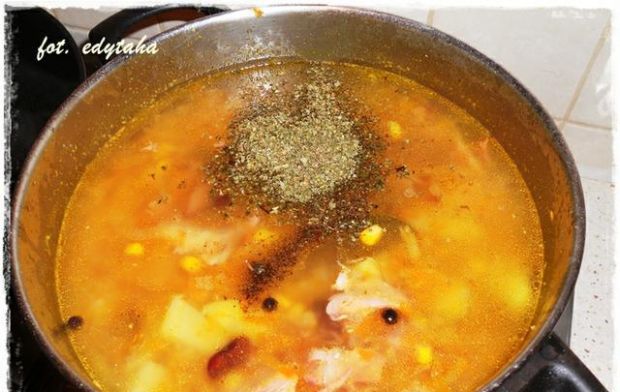 Zupa fasolowo kukurydziana na wędzonce