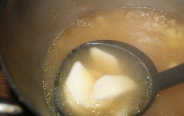Zupa z Topinamburu z ziemniakami na bulionie 